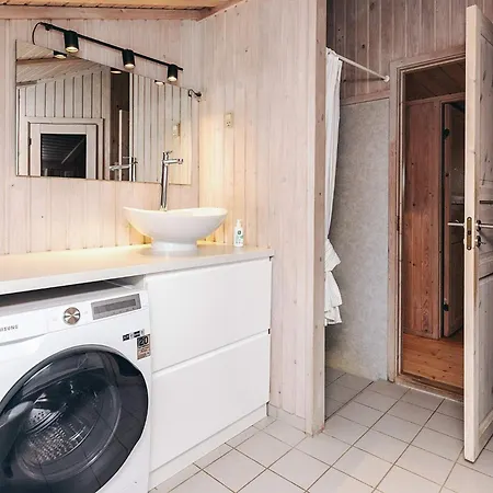 Cozy Coastal Retreat - By Traum بيت للعطل Hjørring