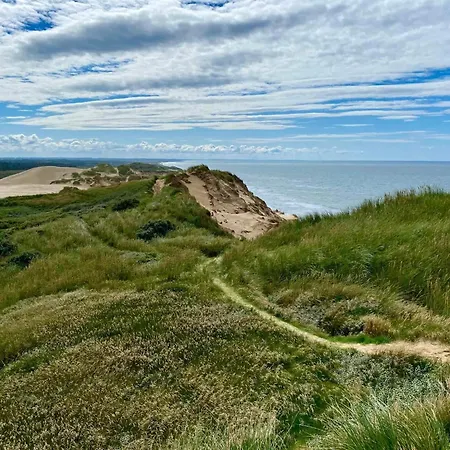 Cozy Coastal Retreat - By Traum Σπίτι διακοπών